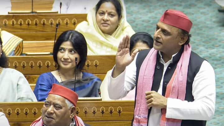 अखिलेश यादव ने कहा कि आप लोकतंत्र के न्यायधीश हैं. विपक्ष के साथ-साथ सत्ता पक्ष पर भी आपका अंकुश रहने वाला है. सदन को आपके इशारे पर चलना चाहिए. हम लोग आपके हर न्यायसंगत फैसले के साथ खड़े रहने वाले हैं. इस पद पर दोबारा बैठने के लिए आपको बधाई.