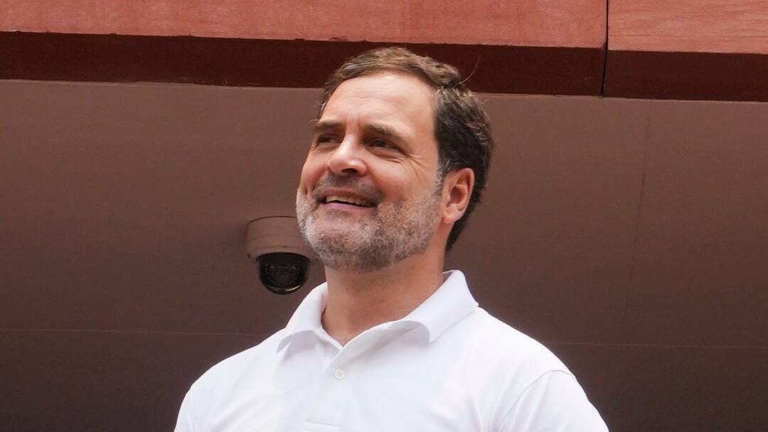 NDA सरकार को घेरने के लिए राहुल गांधी करेंगे ये फैसला! अखिलेश को मिलेगी अहम जिम्मेदारी? rahul gandhi as lop in 18th lok sabha did congress leader will go on path of sonia gandhi in sansad NDA सरकार को घेरने के लिए राहुल गांधी करेंगे ये फैसला! अखिलेश को मिलेगी अहम जिम्मेदारी?