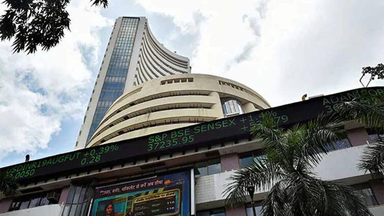 Stock Market Closing Bell Sensex, Nifty end at a new high FMCG banks shine Stock Market: ஏற்றத்துடன் நிறைவடைந்த இந்திய பங்குச்சந்தை 620 புள்ளிகள் உயர்ந்த சென்செக்ஸ்!