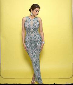 Shraddha Das: శ్రద్ధా దాస్‌ స్టన్నింగ్‌ లుక్‌ - టైట్‌ ఫిట్‌ డ్రెస్‌లో హాట్‌ హాట్‌ ఫోజులు