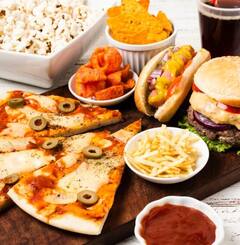 ਬਚਿਆ ਹੋਇਆ ਬਾਜ਼ਾਰੀ ਖਾਣਾ ਅਗਲੇ ਦਿਨ ਵੀ ਖਾ ਲੈਂਦੇ ਹੋ ਤਾਂ ਸਾਵਧਾਨ, ਇਹ ਆਦਤ ਕਰ ਸਕਦੀ ਬਿਮਾਰ, ਜਾਣੋ ਨੁਕਸਾਨ