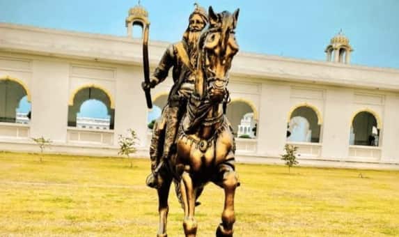 Pakistan’s Punjab govt to re-install Maharaja Ranjit Singh’s statue at Kartarpur Sahib