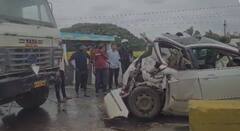 Kolhapur Accident : कोल्हापुरात दोन गाड्यांची मागून डंपरला धडक, विचित्र अपघातात गाड्यांचा चक्काचूर