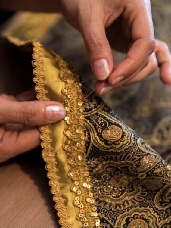 कौन सी है सबसे महंगी साड़ी, इतनी है कीमत