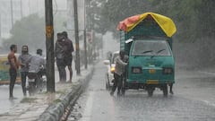 Delhi Weather: હવે દિલ્હીમાં ભેજ સાથે ઉકળાટથી પરેશાની, યલો એલર્ટ જાહેર, જાણો- કેવું રહેશે હવામાન