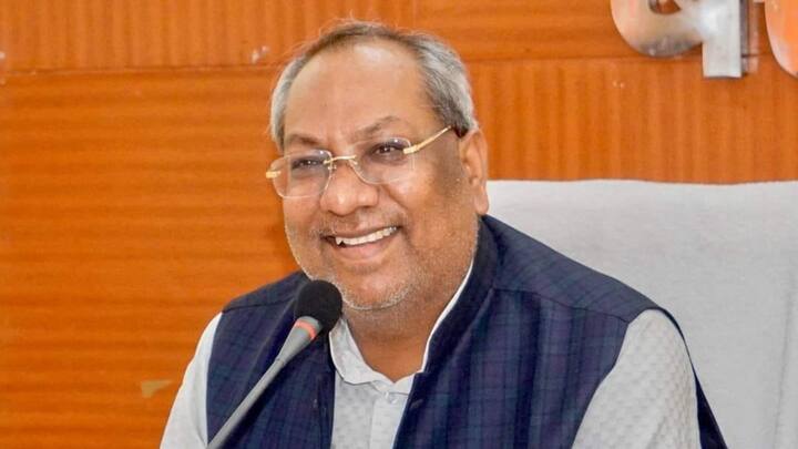 निषाद पार्टी के राष्ट्रीय अध्यक्ष और योगी सरकार में मंत्री संजय निषाद का कहना है कि उनकी पार्टी की विधानसभा चुनाव में जो सीट थी उस पर वह उपचुनाव भी लड़ेगी. उन्होंने कहा कि भाजपा बहुत अच्छे से गठबंधन धर्म निभाना जानती है. वह जो कहती है, वही करती है. इससे अच्छा गठबंधन धर्म कोई नहीं निभा सकता.