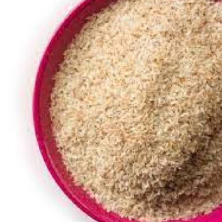 ਇਸਬਗੋਲ ਦੇ ਛਿਲਕੇ ਦਾ ਸੇਵਨ ਪਾਣੀ ਨਾਲ ਕੀਤਾ ਜਾ ਸਕਦਾ ਹੈ। ਇਸ ਦੇ ਲਈ ਇਕ ਚੱਮਚ ਇਸਬਗੋਲ ਨੂੰ ਪਾਣੀ 'ਚ ਭਿਓ ਦਿਓ ਅਤੇ ਫਿਰ ਇਸ ਦਾ ਸੇਵਨ ਕਰੋ। ਇਸਬਗੋਲ ਨੂੰ ਦਹੀਂ ਦੇ ਨਾਲ ਮਿਲਾ ਕੇ ਵੀ ਖਾ ਸਕਦੇ ਹੋ। ਇਸਬਗੋਲ ਦੇ ਛਿਲਕੇ ਦਾ ਸੇਵਨ ਦਿਲ ਲਈ ਵੀ ਫਾਇਦੇਮੰਦ ਮੰਨਿਆ ਜਾਂਦਾ ਹੈ। ਹਾਲਾਂਕਿ, ਜੋ ਲੋਕ ਕਿਸੇ ਵੀ ਕਿਸਮ ਦੀ ਦਵਾਈ ਲੈ ਰਹੇ ਹਨ, ਉਨ੍ਹਾਂ ਨੂੰ ਮਾਹਿਰਾਂ ਦੀ ਸਲਾਹ ਤੋਂ ਬਾਅਦ ਹੀ ਕੋਈ ਵੀ ਨੁਸਖ਼ਾ ਅਪਣਾਉਣਾ ਚਾਹੀਦਾ ਹੈ।