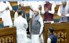 Rahul Modi In Lok Sabha : नया रोल, नई केमिस्ट्री, PM मोदी और राहुल गांधी ने सदन में मिलाए हाथ, तस्वीरों में देखिए