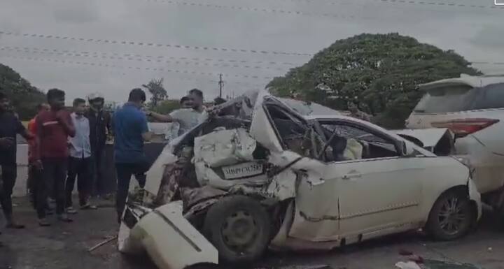 Kolhapur Accident : पुणे-बेंगळुरू महामार्गावर झालेल्या अपघात सुदैवाने कुणालाही गंभीर दुखापत झाली नाही.