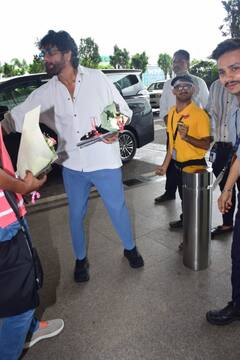 जिस दिव्यांग फैन को बॉडीगार्ड ने दिया था धक्का, उससे मिले नागार्जुन, लगाया गले, वायरल हो रहीं फोटोज