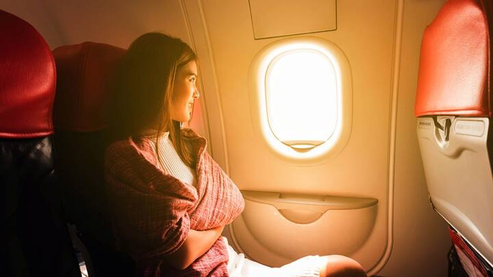 आठवड्यातून दोन दिवस विमान तिकीट स्वस्त असतात ते दिवस म्हणजे मंगळवार आणि बुधवार.