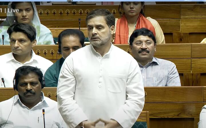 पिछली लोकसभा में स्पीकर ने राहुल गांधी को संसद से बाहर कर दिया था