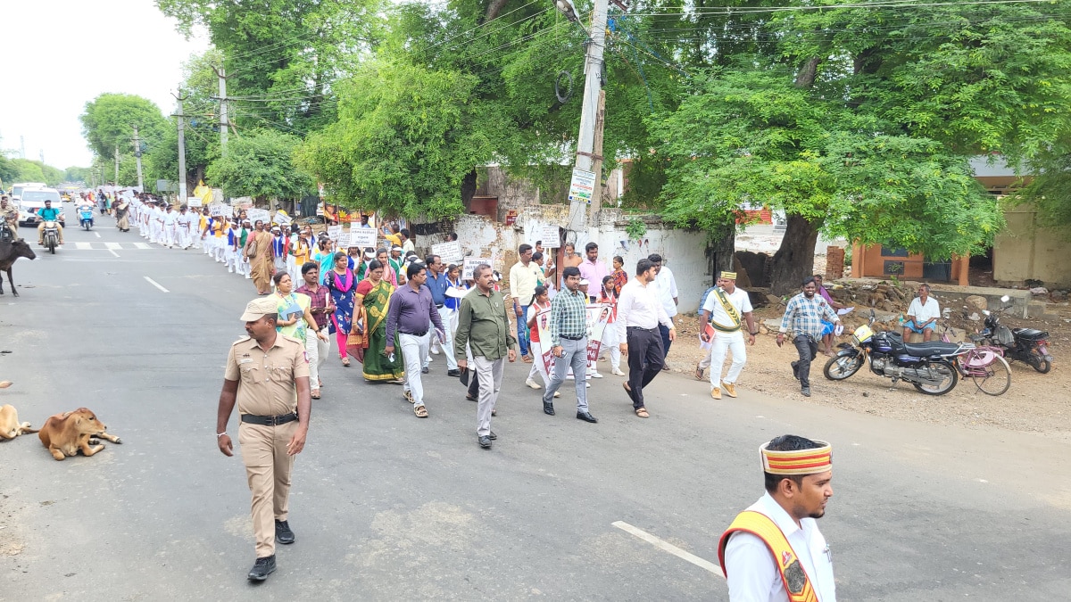 செங்கல்பட்டு: மதுவுக்கு எதிராக மாணவர்களுடன் மாஸ் காட்டிய மாவட்ட ஆட்சியர் - குவியும் பாராட்டு