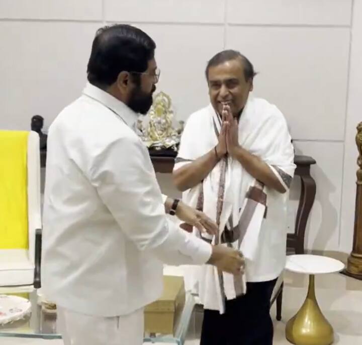 मुख्यमंत्री शिंदे आणि मुकेश अंबानी यांच्या भेटीची सध्या जोरदार चर्चा सुरु आहे.