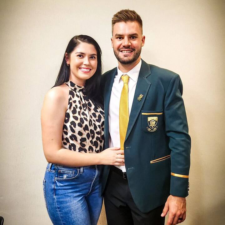 दोनों की लव स्टोरी भी काफी दिलचस्प है. दोनों की लव स्टोरी हाई स्कूल के दिनों से हुई थी. दोनों ने एक दूसरे को करीब 11 साल तक डेट किया और फिर 22 जुलाई, 2023 को शादी के बंधन में बंध गए.