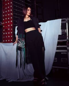 Hansika Motwani : బ్యూటీ ఇన్ బ్లాక్‌..శిల్పంలా మెరిసిపోతున్న దేశముదురు సన్యాసిని!