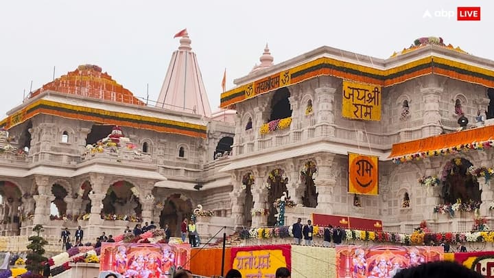 Ram Mandir: मंदिर निर्माण समिति के अध्यक्ष नृपेंद्र मिश्रा का कहना कि प्रथम तल पर बिजली के तार डाले जा रहे हैं. उसके लिए पाइप लगाई गई हैं. जिसके चलते अभी पाइप से होकर बारिश का पानी नीचे तक पहुंचा है.