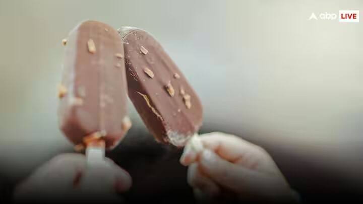 આઈસ્ક્રીમ હંમેશા હિમ મુક્ત ફ્રીઝરમાં રાખવો જોઈએ. આનાથી આઈસ્ક્રીમ પીગળી જવાનો ભય ઘણી હદ સુધી ઓછો થઈ જાય છે.