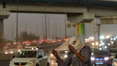 Delhi Weather: अब उमस छुड़ा रहे दिल्ली वालों के पसीने, येलो अलर्ट जारी, जानें- कैसा रहेगा मौसम