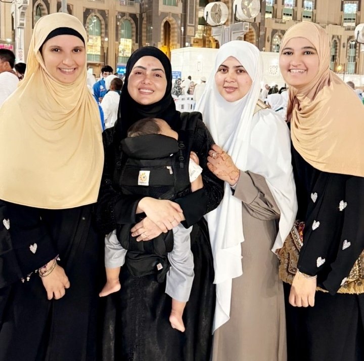 Sania Mirza Spotted with Sana Khan in Haj Pilgrimage