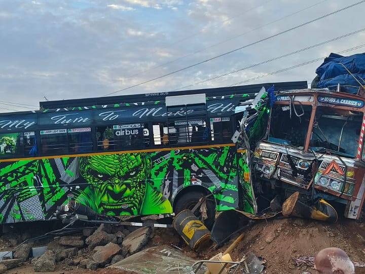 கரூர்: பழுதாகி நின்ற சுற்றுலா பேருந்து! எமனாக வந்த டாரஸ் லாரி! கோர விபத்தில் ஒருவர் பலி