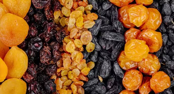 2 વર્ષથી ઓછી ઉંમરના બાળકોને ડ્રાયફ્રુટ્સ આપવું યોગ્ય નથી, નિષ્ણાતોના મતે, 2 વર્ષથી ઓછી ઉંમરના બાળકોની પાચનતંત્ર હજી સંપૂર્ણ રીતે વિકસિત નથી. તે પછી તે આપવું જોઈએ.