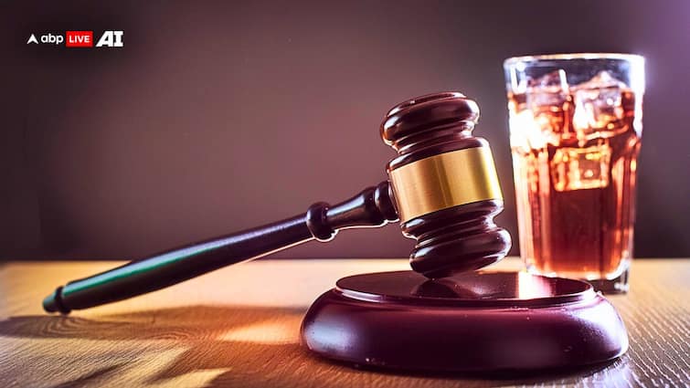 Jharkhand High court ban to drink alcohol in bars and restaurant after 12 midnight Ranchi Police  अब झारखंड में रात 12 बजे बाद लोग नहीं पी पाएंगे शराब, हाई कोर्ट का पुलिस को आदेश