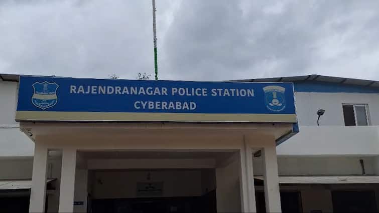 Hyderabad Constable harassed minor girl and sends her photos and videos in Rajendranagar Hyderabad News: బాలికల నగ్న వీడియోలు తీసి కానిస్టేబుల్ పైశాచికం, వాటితో బెదిరింపులు!