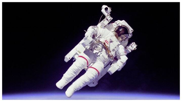 ऐसे हालात में शव को एक अलग कक्ष या विशेष बॉडी बैग में संरक्षित रखा जा सकता है.