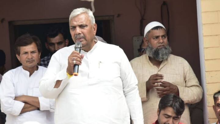 दरअसल, चौधरी चरण सिंह के पोते जयंत चौधरी अपने दादाजी की विरासत को आगे बढ़ा रहे हैं. वह खुद को जाटों का सबसे बड़ा नेता बताते हैं और अपने दादा का नाम लेकर उनके नक्शे कदम पर चलने का दावा करते हैं.