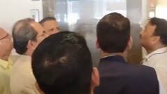 महाराष्ट्र की राजनीति की दिलचस्प तस्वीर, उद्धव ठाकरे और देवेंद्र फडणवीस साथ आए नजर