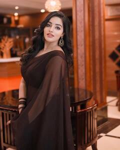 ముద్దుకే కాదు.. దేనికైనా సిద్ధమే అంటోన్న మలయాళీ ముద్దుగుమ్మ.. ఈమె ఎవరో తెలుసా?