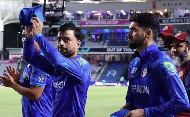 ਅਫਗਾਨਿਸਤਾਨ ਦੀ ਹਾਰ ਤੋਂ ਬਾਅਦ ਕਪਤਾਨ ਰਾਸ਼ਿਦ ਖਾਨ ਸਮੇਤ ਬਾਕੀ ਖਿਡਾਰੀ ਬੁਰੀ ਤਰ੍ਹਾਂ ਟੁੱਟ ਗਏ। ਖਿਡਾਰੀਆਂ ਦੇ ਚਿਹਰਿਆਂ 'ਤੇ ਉਦਾਸੀ ਸਾਫ਼ ਝਲਕ ਰਹੀ ਸੀ। ਅਫਗਾਨ ਖਿਡਾਰੀਆਂ ਦੀਆਂ ਅੱਖਾਂ ਵੀ ਨਮ ਸਨ।