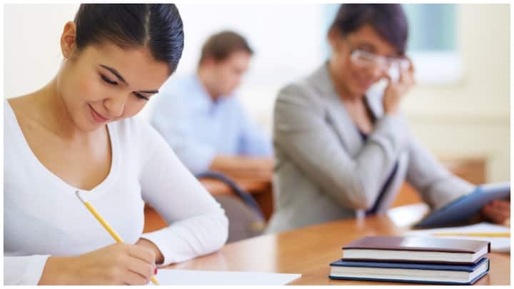 सभी चरण पास करने वाले कैंडिडेट का सेलेक्शन ही अंतिम होगा. आंसर-की के बाद नतीजों की बारी है. ये भी ऊपर दी वेबसाइट पर ही रिलीज होंगे.