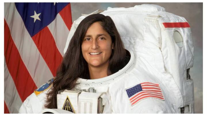 भारतीय मूल की सुनीता विलियम्स समेत नासा के दो एस्ट्रोनॉट बोइंग स्टारलाइनर में खराबी आने के बाद अंतरिक्ष में फंसे हुए हैं. उनकी वापसी को लेकर नासा ने अभी कुछ नहीं बताया है.