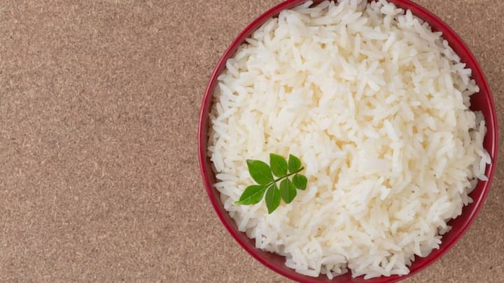 Today through this article we are going to tell you when is the right time to eat rice?  And what is his way of eating?  So that there is no problem in digesting it, we will also tell you whether we can eat rice in the evening or not?