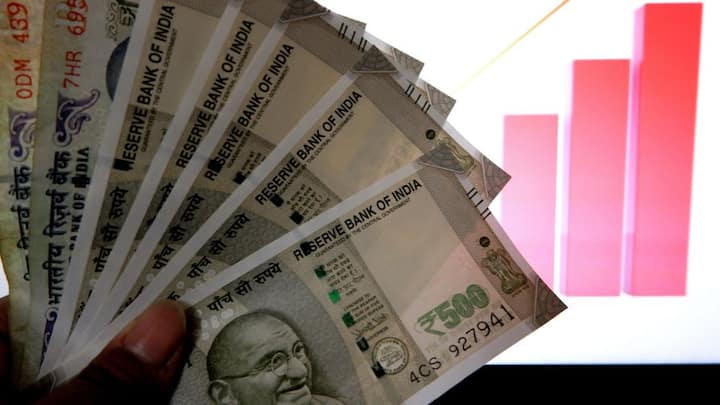 ন্যাশনাল সেভিংস টাইম ডিপোজিট বা পোস্ট অফিসের স্থায়ী আমানতে কেউ বিনিয়োগ করলে দীর্ঘ ৫ বছরের জন্য ৭.৫০ শতাংশ সুদ পাওয়া যায়। ছবি- পিটিআই