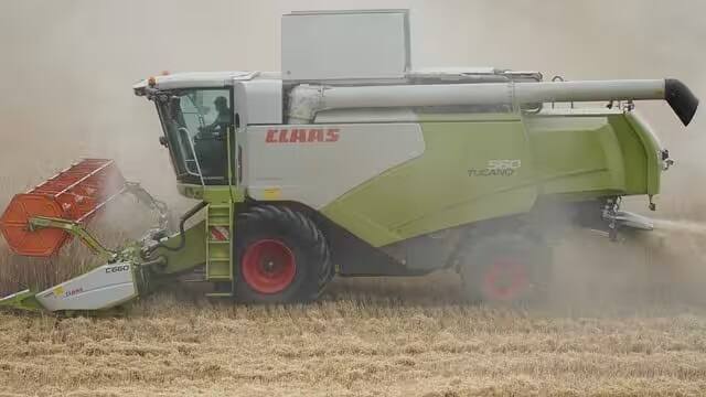 આ યોજનામાં 75 કૃષિ સાધનો પર 40-80% સબસિડી ઉપલબ્ધ છે. નાના અને સીમાંત ખેડૂતોને નાના સાધનોની કિટ જેમ કે કુહાડી, કોદાળી, ખુરપી વગેરે સબસિડીવાળા દરે આપવામાં આવે છે.