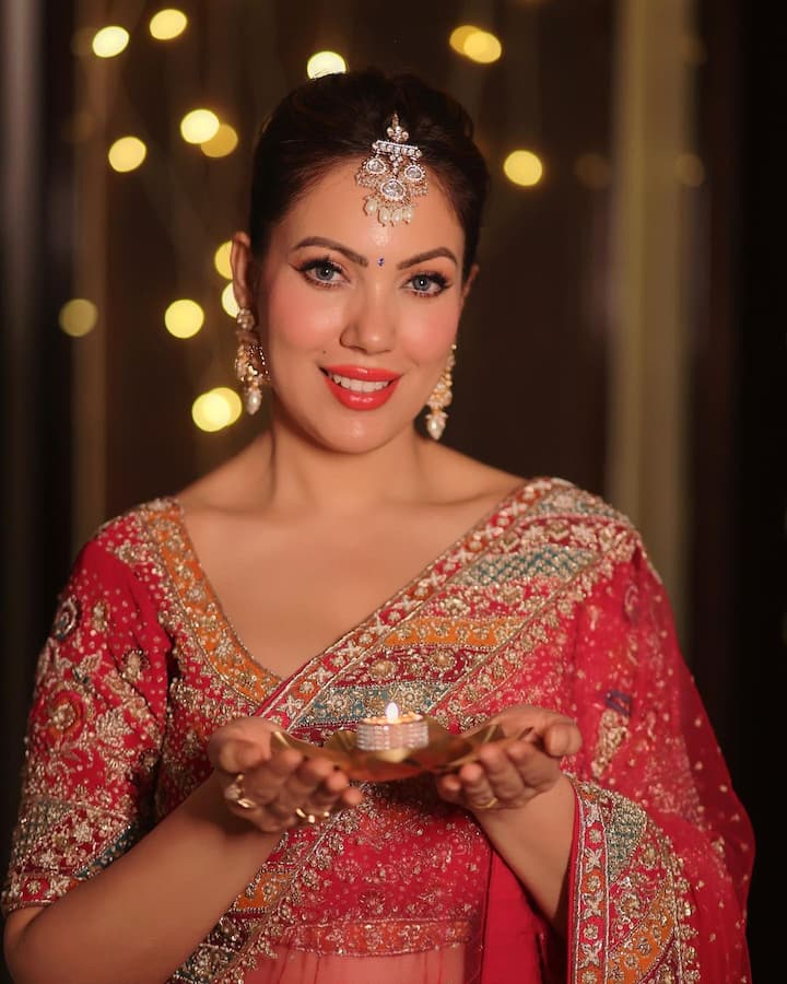 टीवी पर 16 साल तक चलने वाले के बावजूद शो 'तारक मेहता का उल्टा चश्मा' की फैन फॉलोइंग काफी तगड़ी है. शैलेश लोढ़ा, दिशा वकानी और राज अनादकट सहित कई पसंदीदा एक्टर्स ने शो को अलविदा कह दिया है, लेकिन इस शो में पिछले कई सालों में मुनमुन दत्ता फैंस को एंटरटेन कर रही हैं.