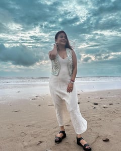 शादी के दो साल बाद मां बनने वाली हैं ‘गोपी बहू’!  लेटेस्ट तस्वीरों में दिखा बेबी बंप, फैंस बोले - 'क्या आप प्रेग्नेंट हो ? '