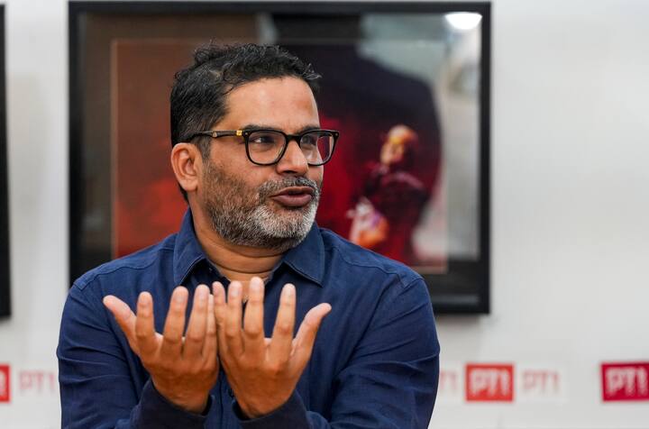 पीके ने कहा कि आपके घर से पति, बेटा, भाई, भतीजा और बाबू जी तक लोग घर छोड़कर बाहर मजदूरी करने के लिए जाते हैं.