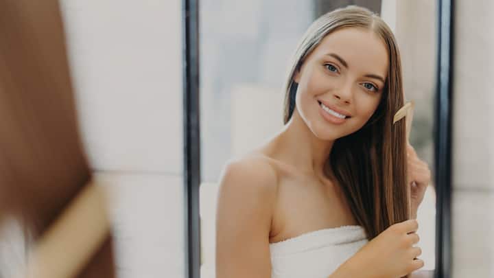 Scalp Health: A clean scalp is a healthy scalp. Regular washing prevents the build-up of sebum, dead skin cells, and other residues that can cause scalp issues like itchiness and irritation. A well-conditioned scalp is also less prone to dryness and flakiness, promoting an optimal environment for hair growth. (Image Source: Canva)