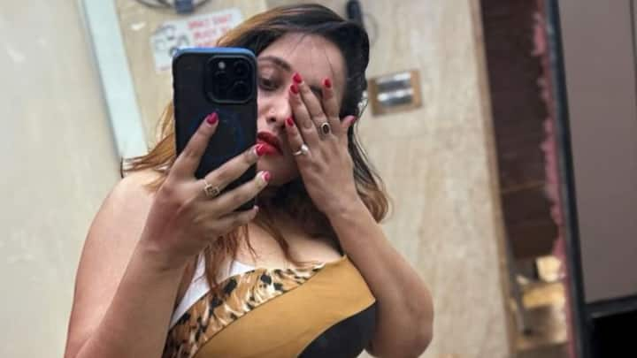 Bhojpuri Actress Rani Chatterjee Struggle: रानी चटर्जी की जिंदगी में एक वक्त ऐसा भी था, जब उनको मोटी कहकर ट्रोल किया जाता था. लेकिन फिर उन्होंने अपनी मेहनत के दम पर मुकाम हासिल किया.