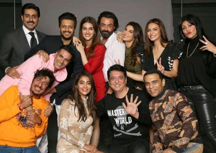 साजिद नाडियावाला की 'हाउसफुल' फ्रेंचाइजी की पांचवी फिल्म 6 जून 2025 को रिलीज होगी. इस फिल्म का निर्देशन तरुण मनसुखानी करने वाले हैं. फिल्म में अक्षय कुमार तो होंगे ही साथ में एक लंबी स्टारकास्ट भी होने वाली है.