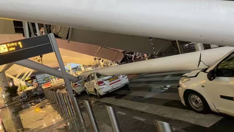 Delhi IGI Airport Roof Fall Accident Passengers worried after Terminal 1 all flights got cancelled दिल्ली एयरपोर्ट पर हादसे के बाद से यात्री परेशान, बोले- 'अधिकारी कुछ क्लियर नहीं बता रहे'