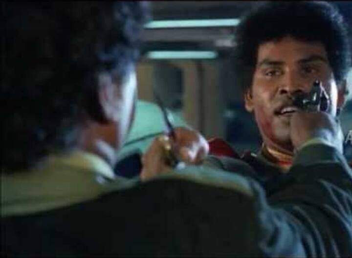 இப்படத்தின் ஆக்ஷன் காட்சிகள் பெரிய அளவில் பேசப்பட்டது. வில்லனாக ஆனந்த்ராஜ் நடித்திருந்தார்.