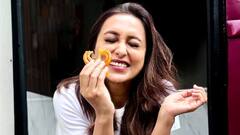 কোথায় কড়া ডায়েট? নিয়ম ভেঙে মিমির ভয়.. 'ও যেন না দেখে'