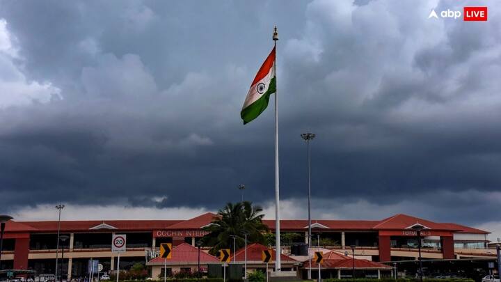 आंतरिक दक्षिणी कर्नाटक, तमिलनाडु, पुडुचेरी, कराईकल, असम, मेघालय, ओडिशा, बिहार, अरुणाचल प्रदेश, उप-हिमालय पश्चिम बंगाल, सिक्किम, कोंकण और गोवा में अगले 24 घंटे के दौरान तेज बारिश देखने को मिल सकती है. इन राज्यों में 26 जून से 29 जून के बीच बारिश की गतिविधियां देखने को मिलेंगी.