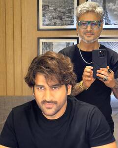 MS Dhoni : న్యూ హెయిర్ స్టైల్​తో ఇంటర్నెట్​ని షేక్​ చేస్తున్న MS ధోని.. వైరల్​ అవుతున్న తలా ఫోటోలు