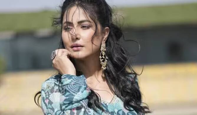 ફેમસ ટીવી એક્ટ્રેસ હિના ખાન ત્રીજા સ્ટેજના બ્રેસ્ટ કેન્સર સામે ઝઝૂમી રહી છે. આજે આપણે વાત કરીશું કે ટાઈટ બ્રા અને બ્રેસ્ટ કેન્સર વચ્ચે શું સંબંધ છે. સ્તન કેન્સર એ સ્ત્રીઓમાં થતો એક ખતરનાક અને ગંભીર રોગ છે. તેના દર્દીઓની સંખ્યા દિવસેને દિવસે વધી રહી છે. ઘણા લોકો માને છે કે ટાઈટ બ્રા પહેરવાથી સ્તનનું કદ વધે છે. આ ઉપરાંત સ્તન કેન્સરનું જોખમ પણ વધી જાય છે.